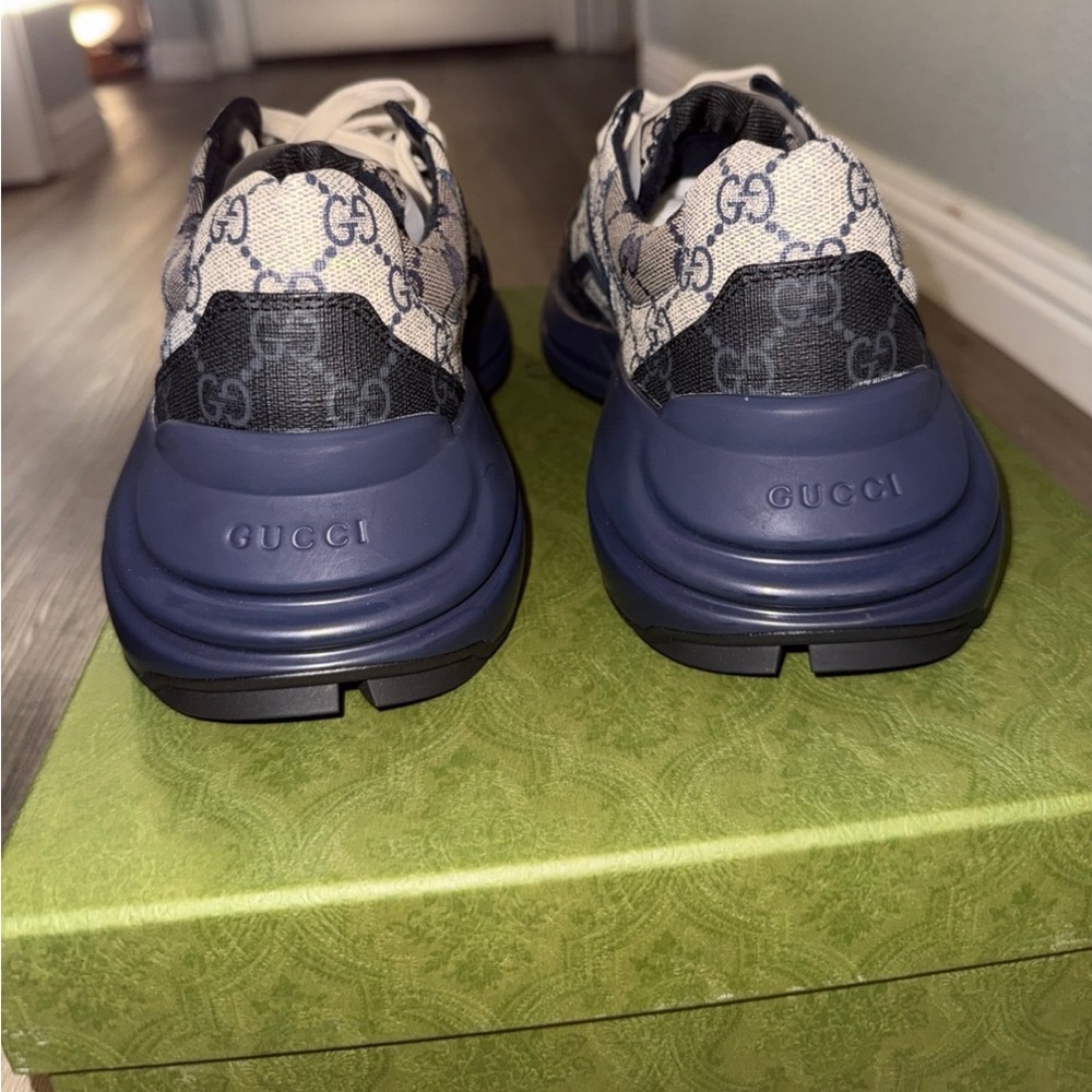 🆕 Gucci Rhyton Sneakers - Picture 4 of 12